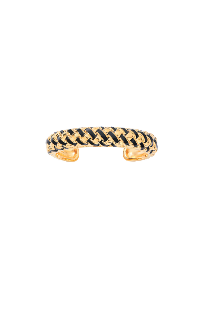 Aurélie Bidermann's Harria range features a stunning collection of cuff, bracelet, ring, and earrings, blending traditional Scottish design with modern fashion sensibilities to add a touch of elegance and style to your everyday look.