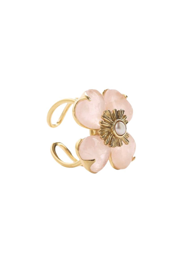 The Trefle Ring by the House of Goossens is an exquisite and versatile lucky charm, featuring three clovers crafted from rock crystal stones, freshwater pearls, and available in three types of stones, all set on a 24-carat gold bathed brass ring.