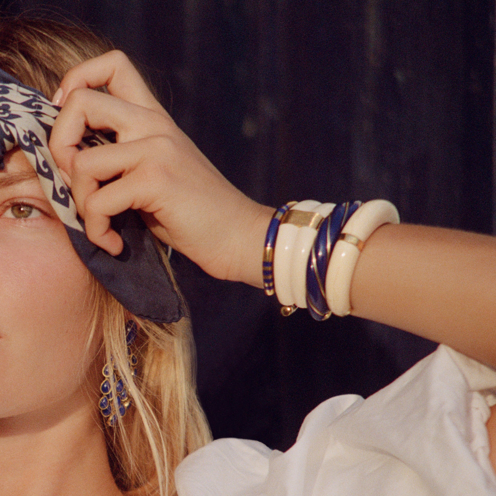BLUE_LAPIS_POSITANO_BANGLE_BANGLE_Yellow_gold-plated_AURELIE_BIDERMANN_Shopify2