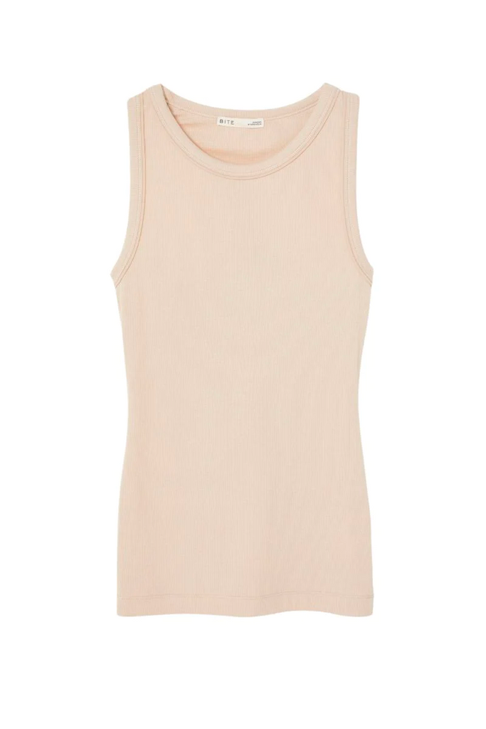 Add a touch of sophistication to your wardrobe with Bite Studios’ Binding Tank Top in light beige, perfect for layering with its small ribs and tight fit.