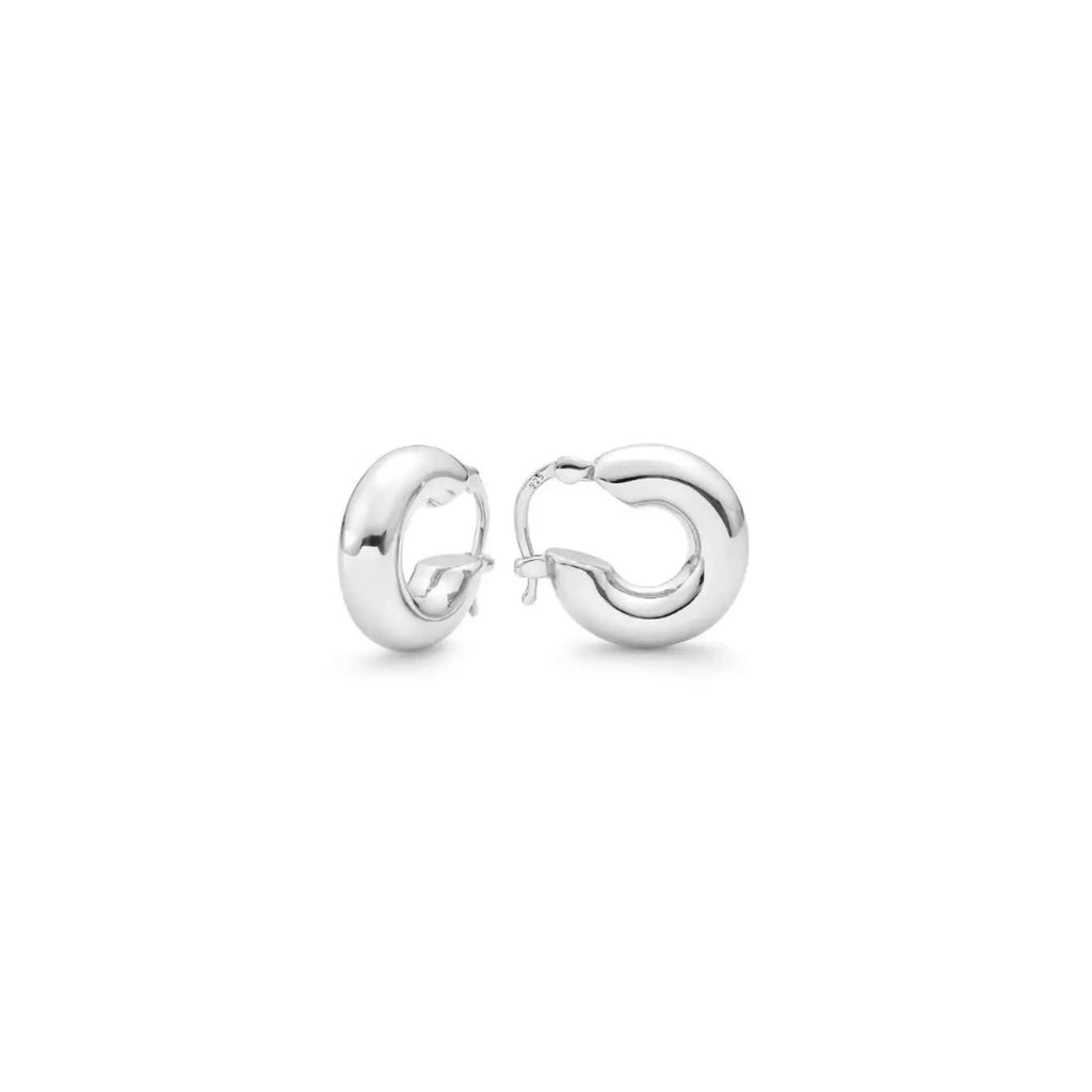 Classic Hoops Small Earrings Silver Louve Maison muguet_Luxury_fashion jewelry product shoot