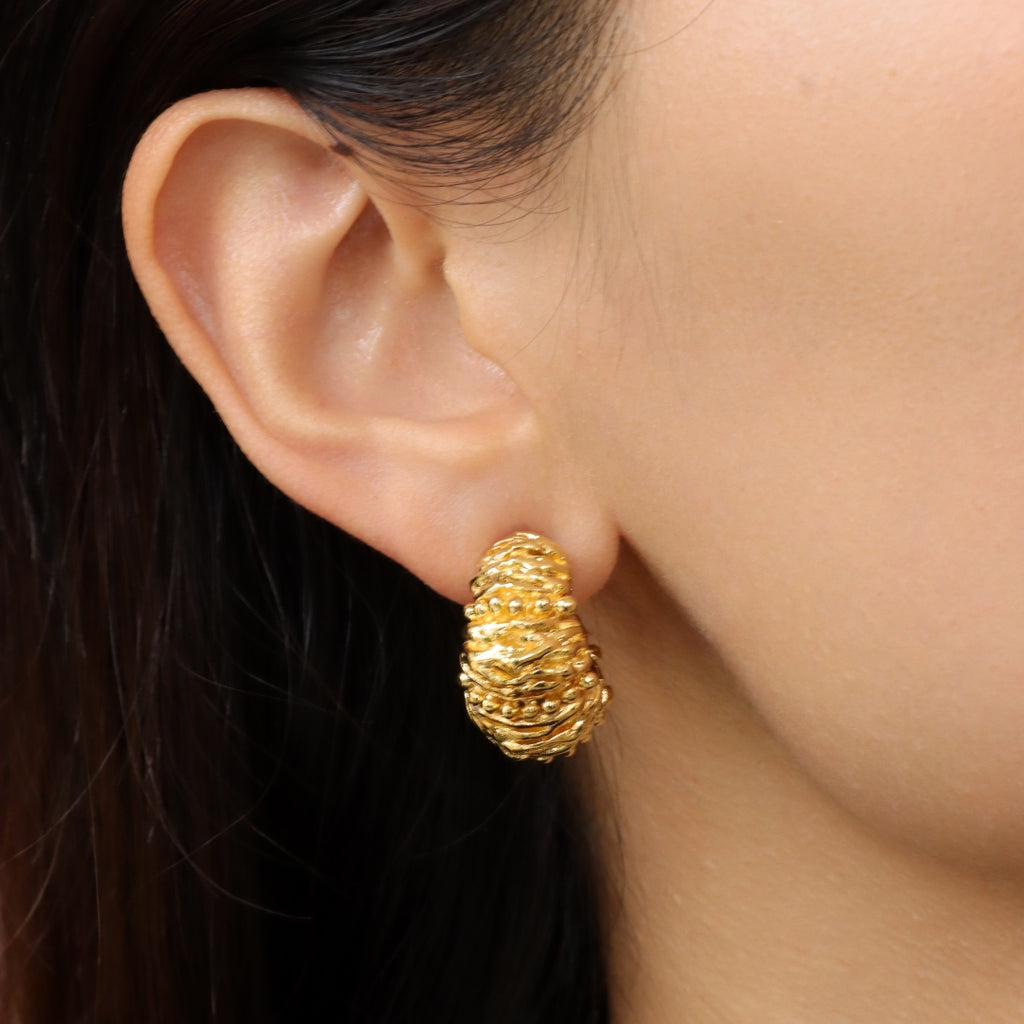 Cloe Medium Hoops_Earrings_Gold_Paola Sighinolf