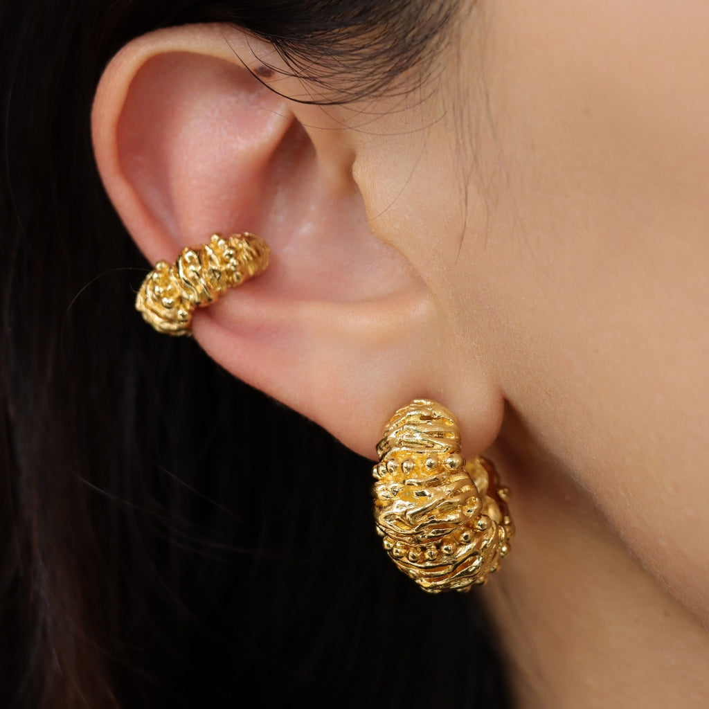 Cloe Medium Hoops_Earrings_Gold_Paola Sighinolf