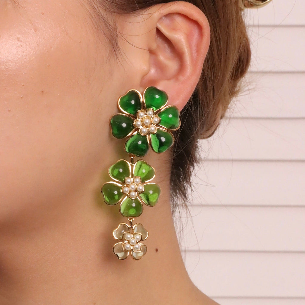 Gripoix Classic collection BIG Flower Earrings with baroque pearls Clip on Gold and Green