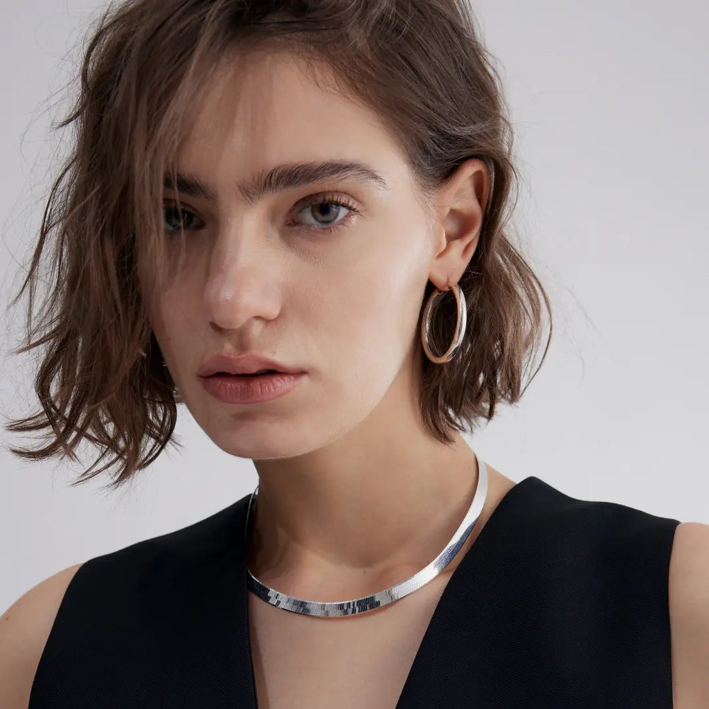 LOUVE Herringbone Necklace Silver