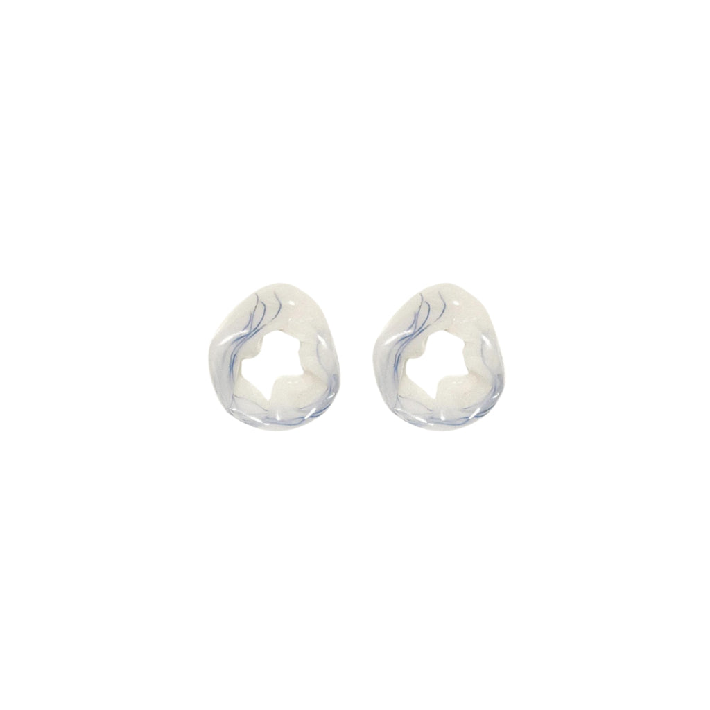 Scrunch Threads in Pearlescent White Bio Resin and Gold Vermeil_Earrings_White_Completedworks