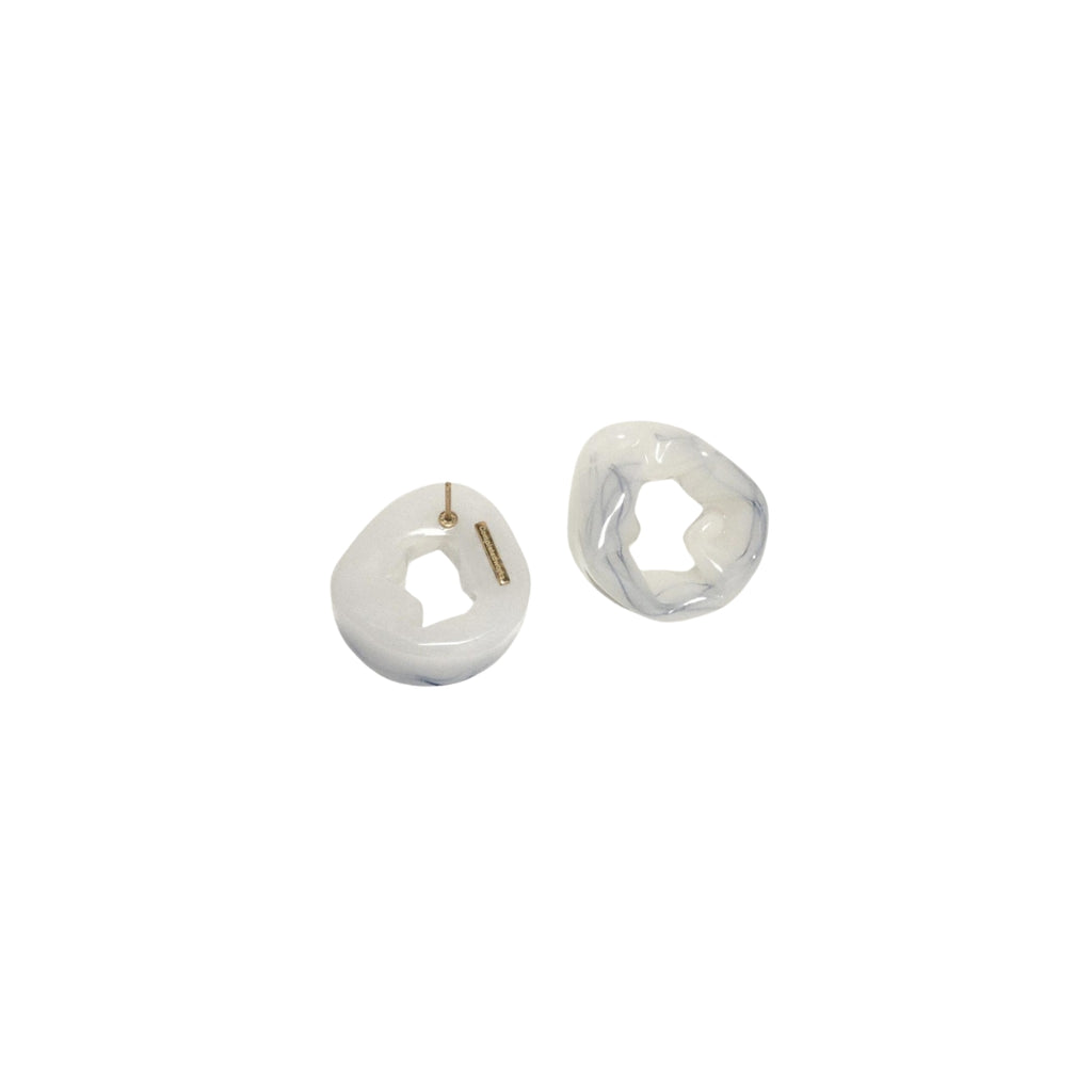 Scrunch Threads in Pearlescent White Bio Resin and Gold Vermeil_Earrings_White_Completedworks