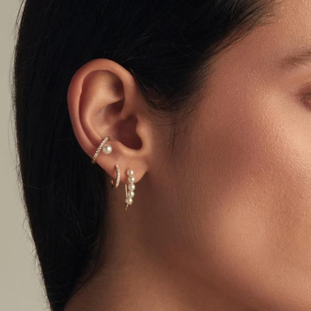 Small_Diamond_and_Offset_Pearl_Ear_Cuff_Ear_Cuff_Gold_Mizuki_Shopify_3