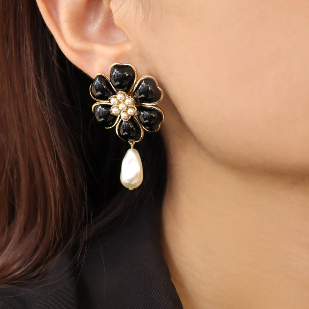 The New Classic Simple Flower_Earrings_Jewelry_Black_Gripoix