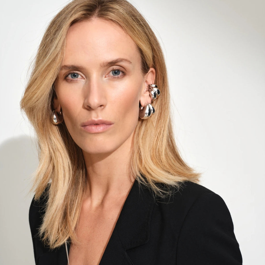 Tom Wood Bao Hoops Medium Earrings Silver