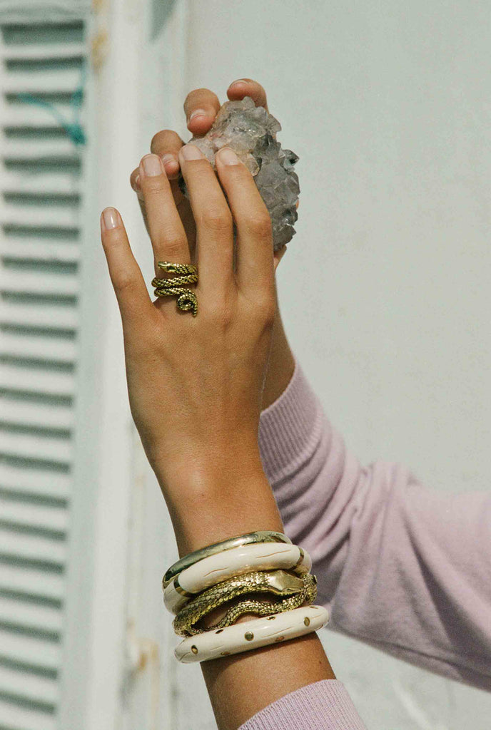 CAFTAN_MOON_BANGLE_BANGLE_Gold_AURELIE_BIDERMANN_Shopify_2